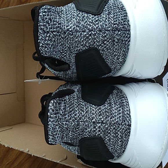 NWT Adidas Duramo 9 Size 12 Running shoes - Picture 3 of 5